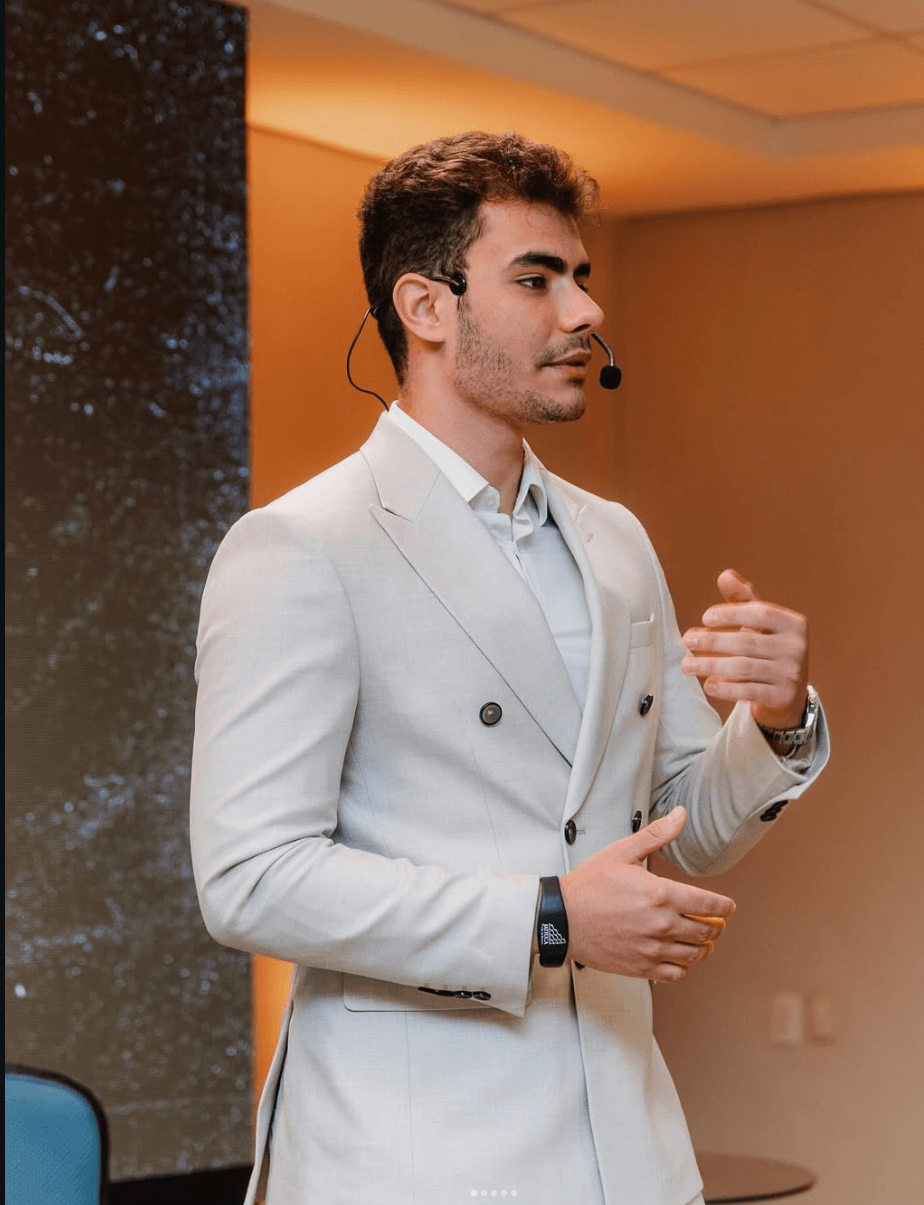 Elton Cipriano